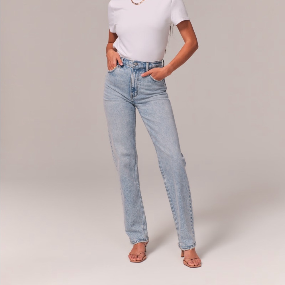 Abercrombie Ultra High Rise 90s Straight Jean